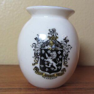 W.H. Goss crested heraldry china vintage Melksham (GC043 Grace)